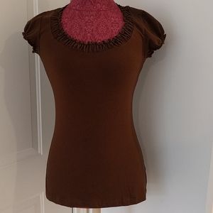 NWT Self Esteem brown short sleeve T-shirt size M